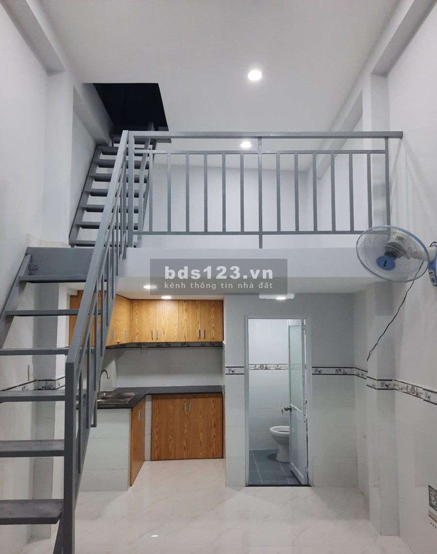 Nhà hiếm 22m2 Lạc Long Quân, hxh, 3 tầng, q tân bình, chỉ 2 tỷ 3