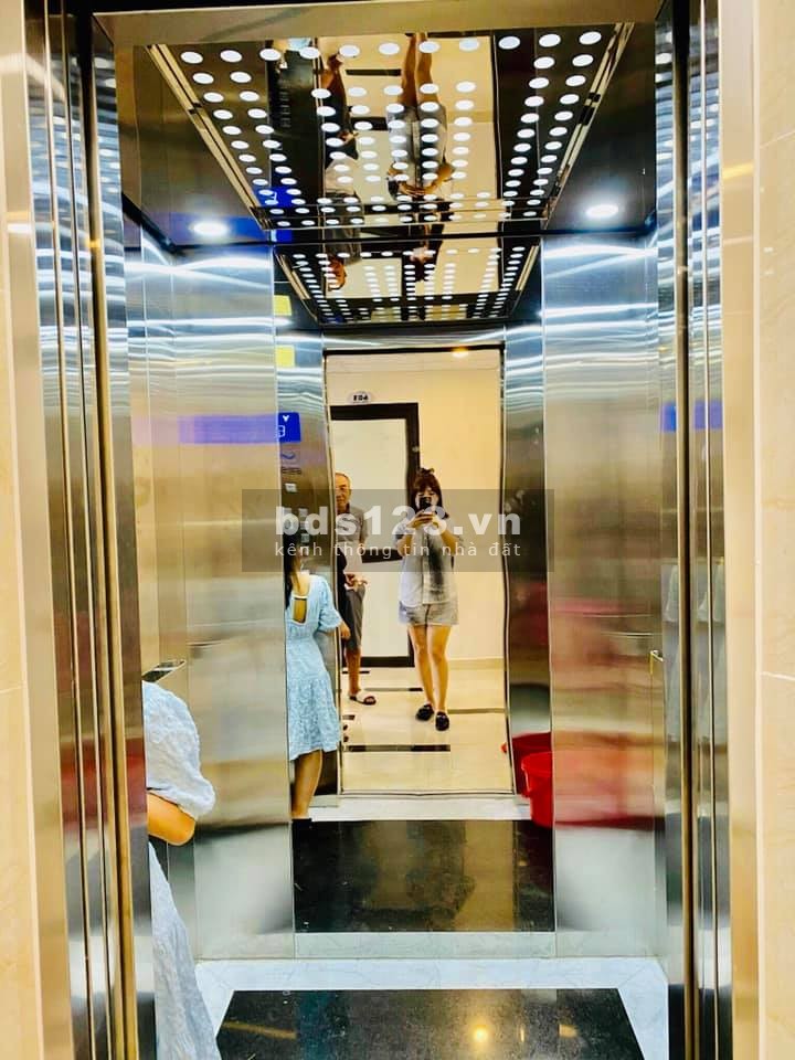 Toà Nhà mới xây 8 Tầng, 50 phòng khép kín, thang máy, ô tô tránh