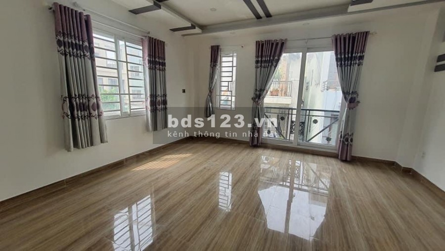 Nhà Đẹp Ở Ngay Đường Huỳnh Văn Bánh HXH Kia Đổ Cửa, Giá Rẻ