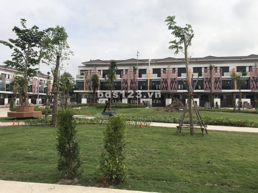 Bán Nhà 1 trệt 2 Lầu 157m2 Chủ Đầu Tư VSIP Rẻ Nhất Thị Trường