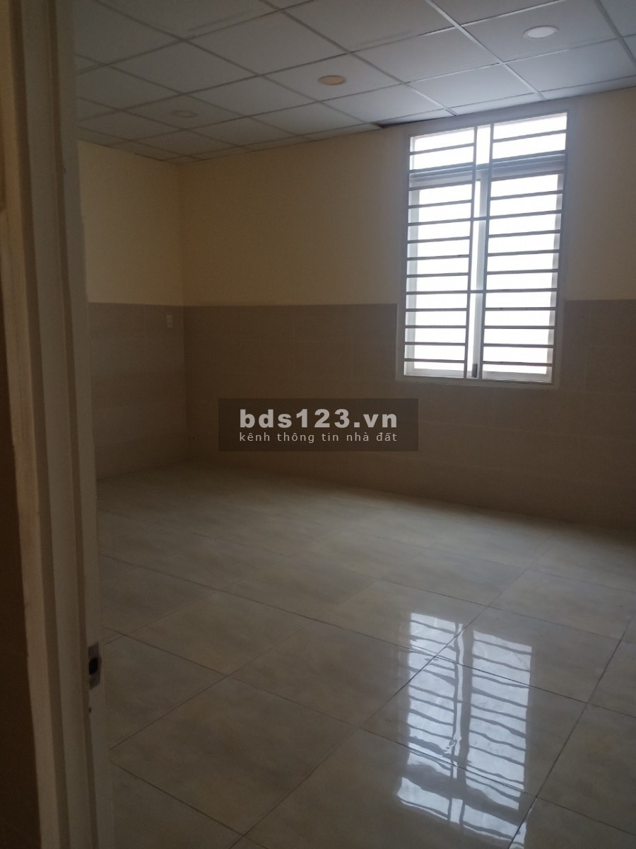 Cho thuê gấp mặt bằng kd trung tâm Q12, vào ngay, đường TTH07. Giá 22tr (TL)