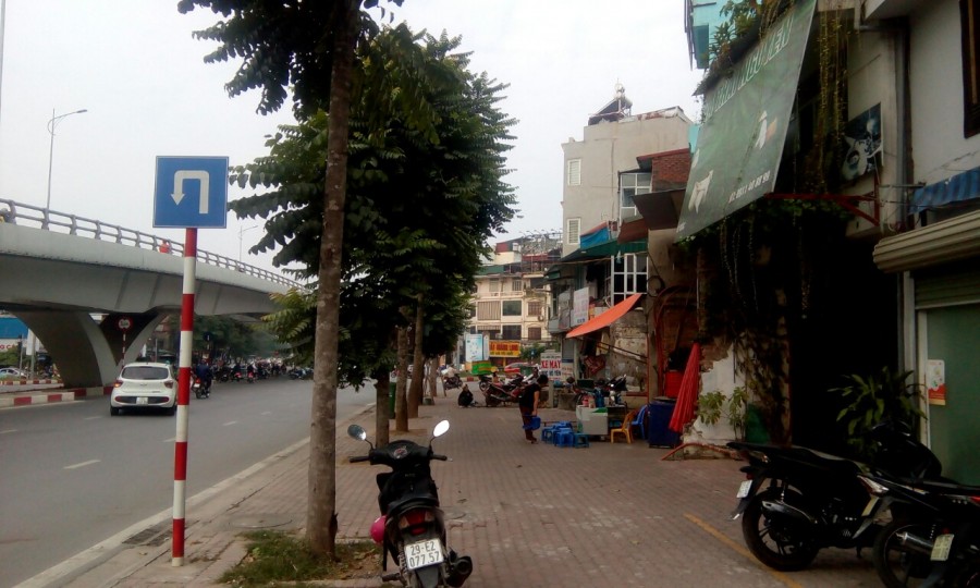 Bán nhà mặt phố Minh Khai Hai Bà Trưng rông 7m giá 270 triêu/m2.