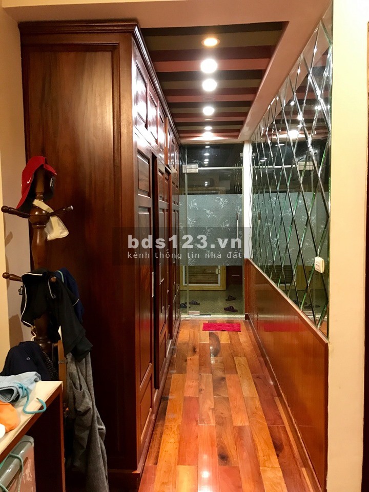 Bán nhà PL ô tô 60m2 x 5 tầng đẹp, sang trọng ngõ 629 Kim Mã giá 10 tỷ. LH 0912442669