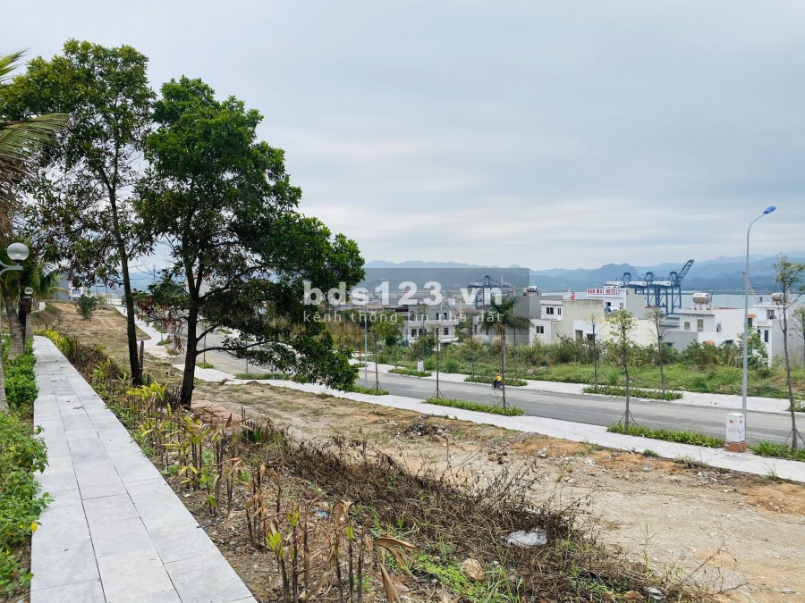 Chuyển nhượng lô đất nền liền kề view vịnh Cửa Lục tại dự án Ban Mai 0968129240
