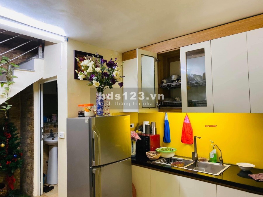 Minh khai Nhỉnh 2 tỷ 30m2x5T 3 ngủ sổ đỏ chính chủ 30m ra phố gần timecity trường chợ ô tô đỗ gần lô góc 3 thoáng