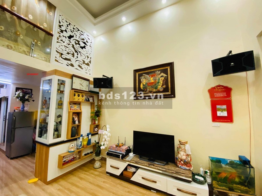 Minh khai Nhỉnh 2 tỷ 30m2x5T 3 ngủ sổ đỏ chính chủ 30m ra phố gần timecity trường chợ ô tô đỗ gần lô góc 3 thoáng