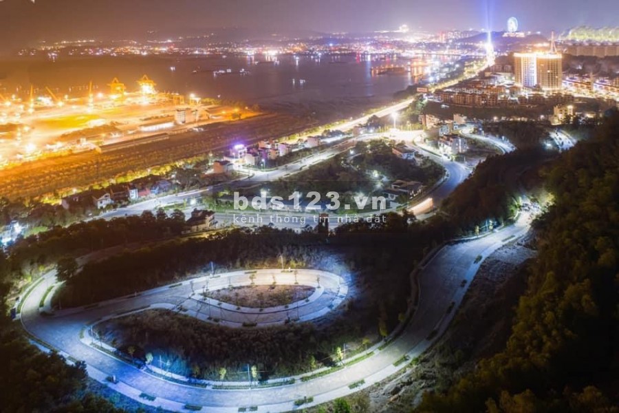 Chuyển nhượng lô đất nền liền kề view vịnh Cửa Lục tại dự án Ban Mai 0968129240