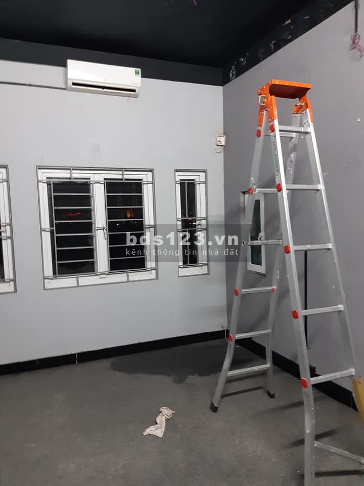 Bán gấp nhà mặt phố Trích Sài, Tây Hồ, vỉa hè rộng, kinh doanh sầm uất, 17.9 tỷ