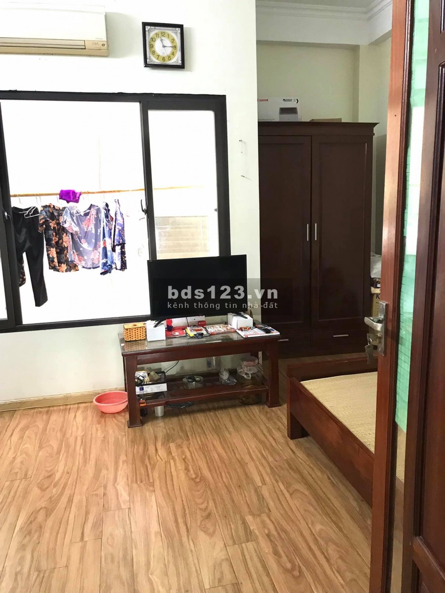 PHÂN LÔ Ô TÔ TẢI TRÁNH VỈA HÈ RỘNG THÔNG SỐ ĐẸP NHẤT KHU
