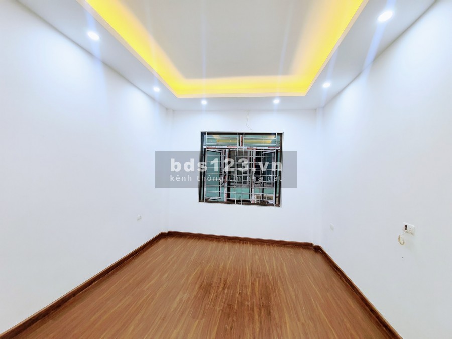 Bán nhà Hoàng Mai giá 1.98 tỷ, sổ đỏ riêng, hàng hiếm, nhà mới kinh koong