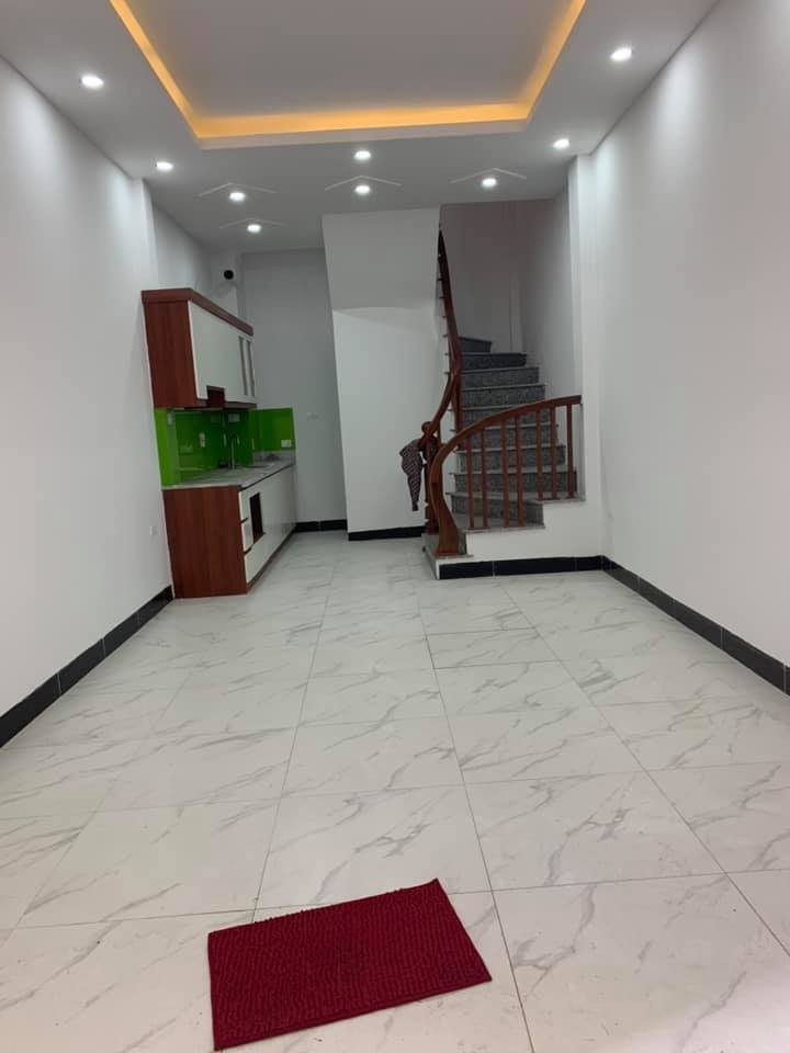 Chỉ Hơn 2 Tỷ Có Luôn Nhà 5 Tầng, Siê Đẹp, Trung Tâm Thanh Trì, DT 30m2, Ô Tô Đỗ 20m.