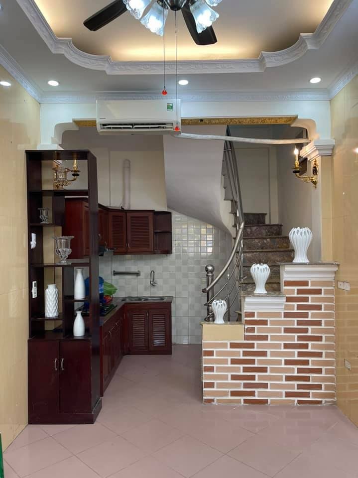 Bán nhà riêng chính chủ ngõ ô tô Tân Mai 30m2, 5 tầng, giá 3.2 tỷ