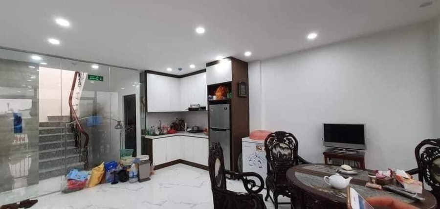 Bán văn phòng Trung Kính to 100m2 x 9 tầng, ô tô, vỉa hè, giá đẹp nhất khu.