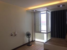 Kinh doanh, ô tô, vỉa hè, gần phố, khu vực hiếm, trục đường Nguyễn Văn Cừ.