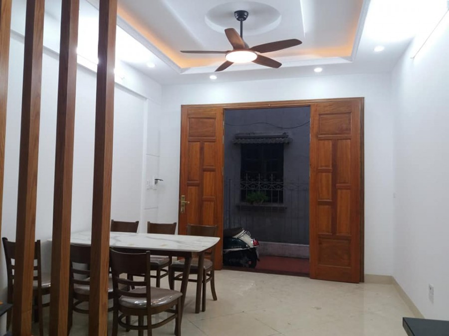Ô tô đỗ cửa, xây mới, ngõ nông, Thượng Thanh 30m2x5T, nhỉnh 2 tỷ-KD, đầu tư