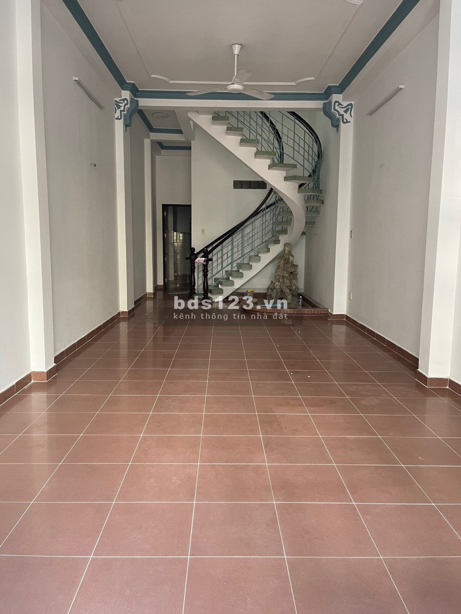 CHDV đường Nguyễn Công Hoan: Trệt 4 Lầu (9PN-9WC) giá 33tr/th