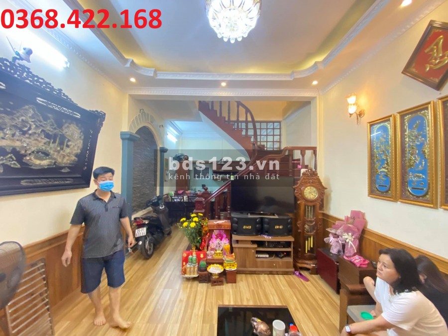 BÁN GẤP NHÀ QUAN HOA 55M2, GẦN PHỐ, NGÕ THÔNG, MT 4M, GIÁ 5.75 TỶ