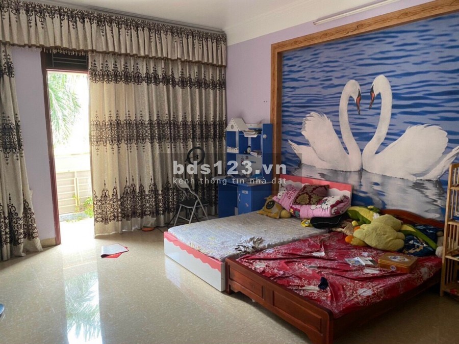 Bán nhà mặt đường đôi Phùng Chí Kiên, TP HD, 75m2, mt 5m, hướng Nam, 3 tầng, giá cực tốt