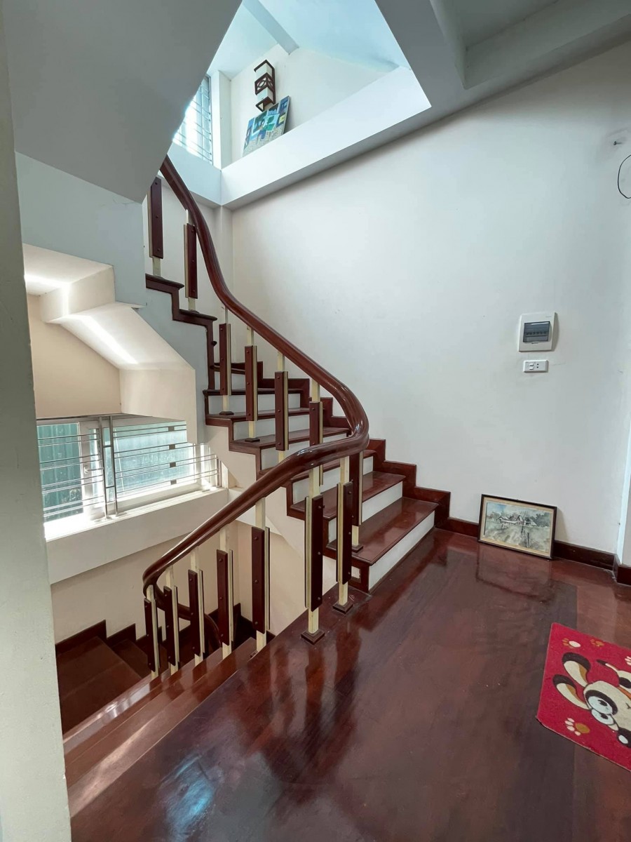 NHÀ SIÊU ĐẸP THỤY KHUÊ- 42M2 X 5 TẦNG- CHỦ TỰ XÂY- BÁN GẤP