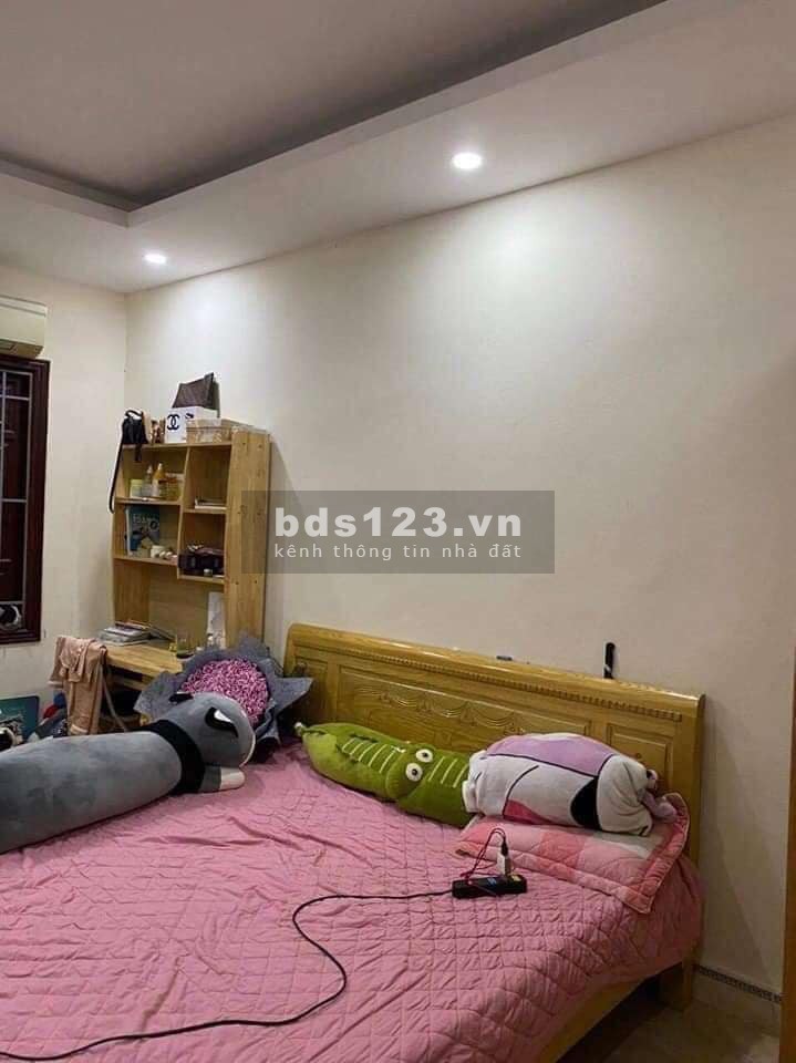 Bán gấp nhà mặt ngõ, vị trí đẹp ở luôn tại Hồ Tùng Mậu, Diện tích 30m2x4 tầng, 3.05 tỷ.