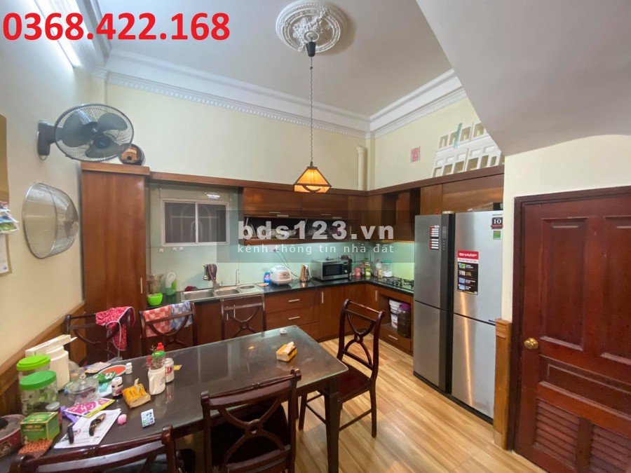 BÁN GẤP NHÀ QUAN HOA 55M2, GẦN PHỐ, NGÕ THÔNG, MT 4M, GIÁ 5.75 TỶ