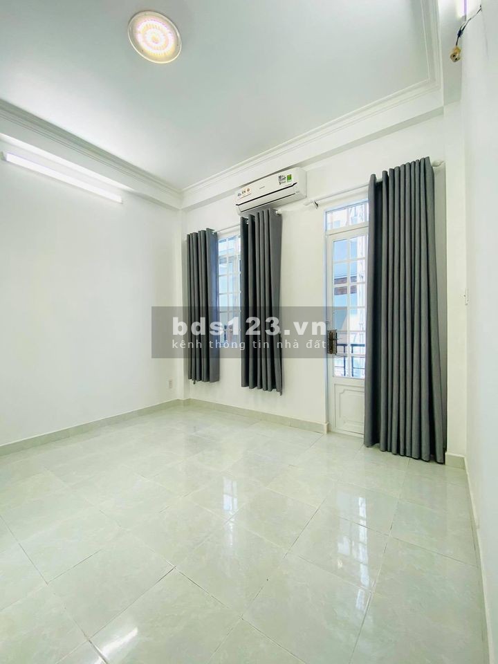 Bán nhà cách ngã tư Sở chưa đến 200m