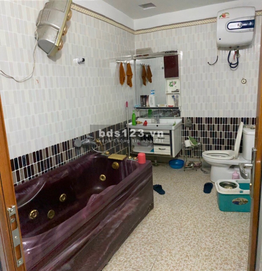 Bán nhà mặt đường đôi Phùng Chí Kiên, TP HD, 75m2, mt 5m, hướng Nam, 3 tầng, giá cực tốt