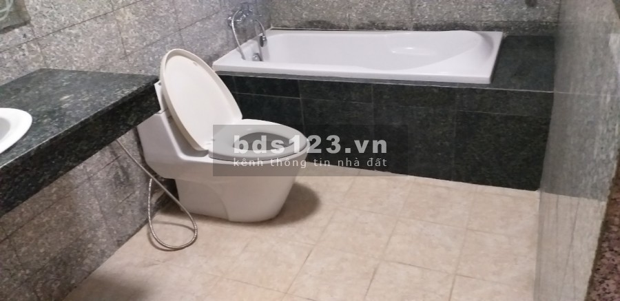 Cần bán nhanh căn hộ Giai Việt 115m2,2pn,2wc sổ hồng giá 3.4ty Miễn Trung Gian