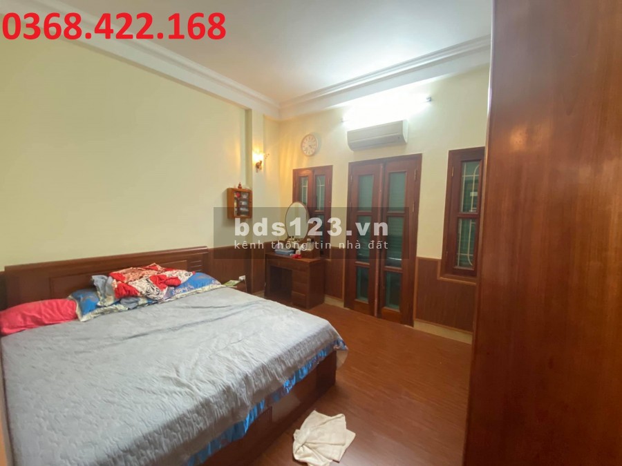 BÁN GẤP NHÀ QUAN HOA 55M2, GẦN PHỐ, NGÕ THÔNG, MT 4M, GIÁ 5.75 TỶ