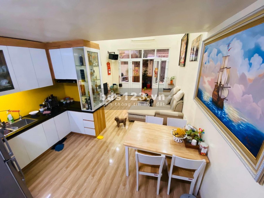 Minh khai Nhỉnh 2 tỷ 30m2x5T 3 ngủ sổ đỏ chính chủ 30m ra phố gần timecity trường chợ ô tô đỗ gần lô góc 3 thoáng
