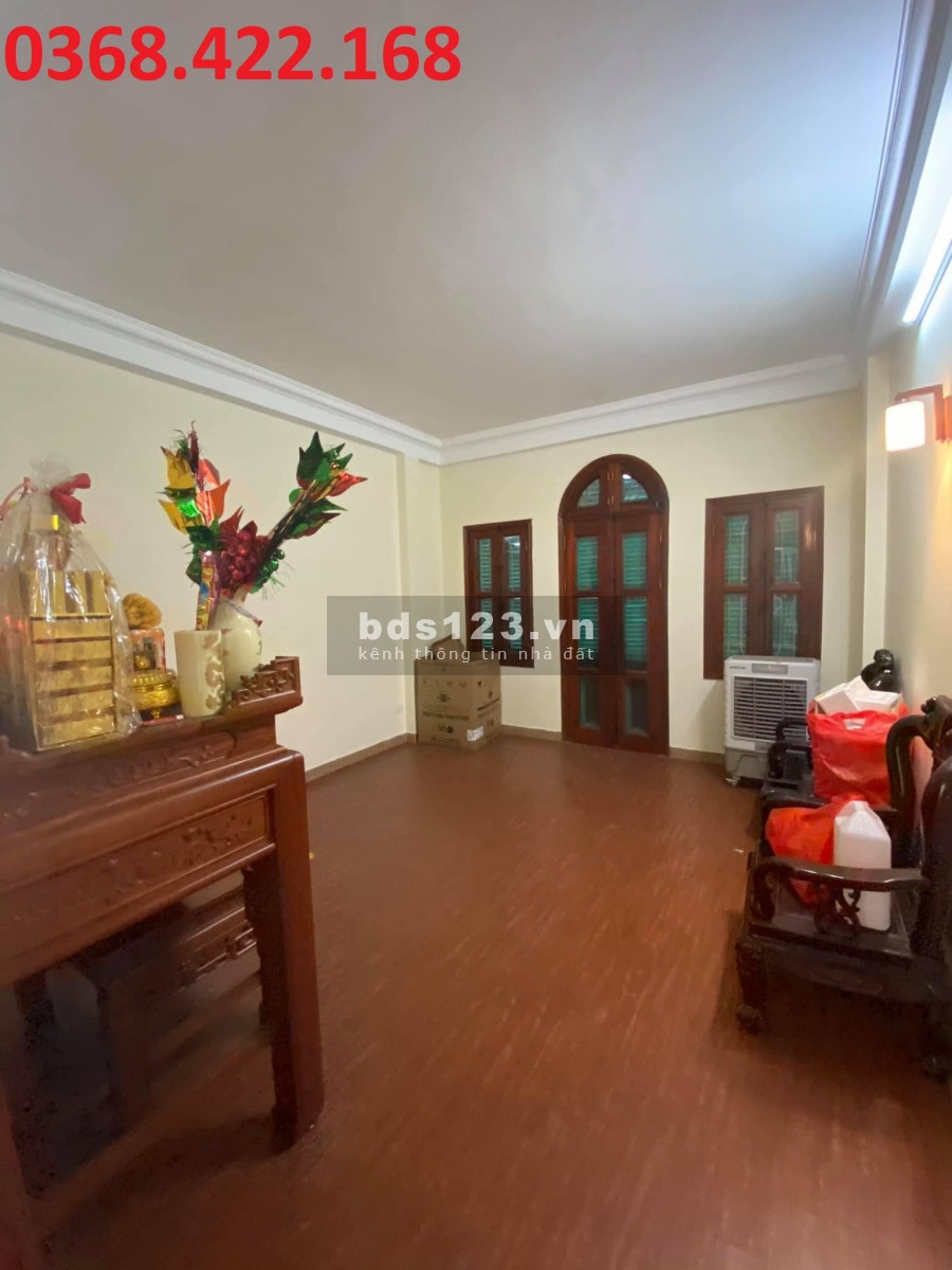 BÁN GẤP NHÀ QUAN HOA 55M2, GẦN PHỐ, NGÕ THÔNG, MT 4M, GIÁ 5.75 TỶ