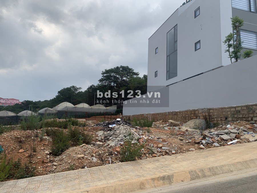 BÁN ĐẤT MẶT ĐƯỜNG PHƯỜNG 8, TP ĐÀ LẠT, CẠNH THUNG LŨNG TÌNH YÊU, 12X25M, GIÁ 32.5 TR/M2, SHR