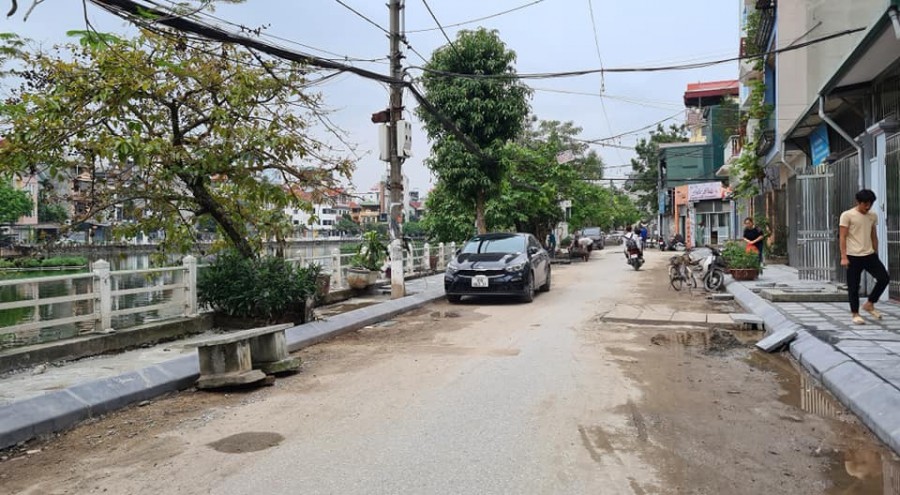 Tôi cần bán mảnh đất phố Bồ Đề rộng 110m2, hai mặt ngõ, giá 7.8 tỷ