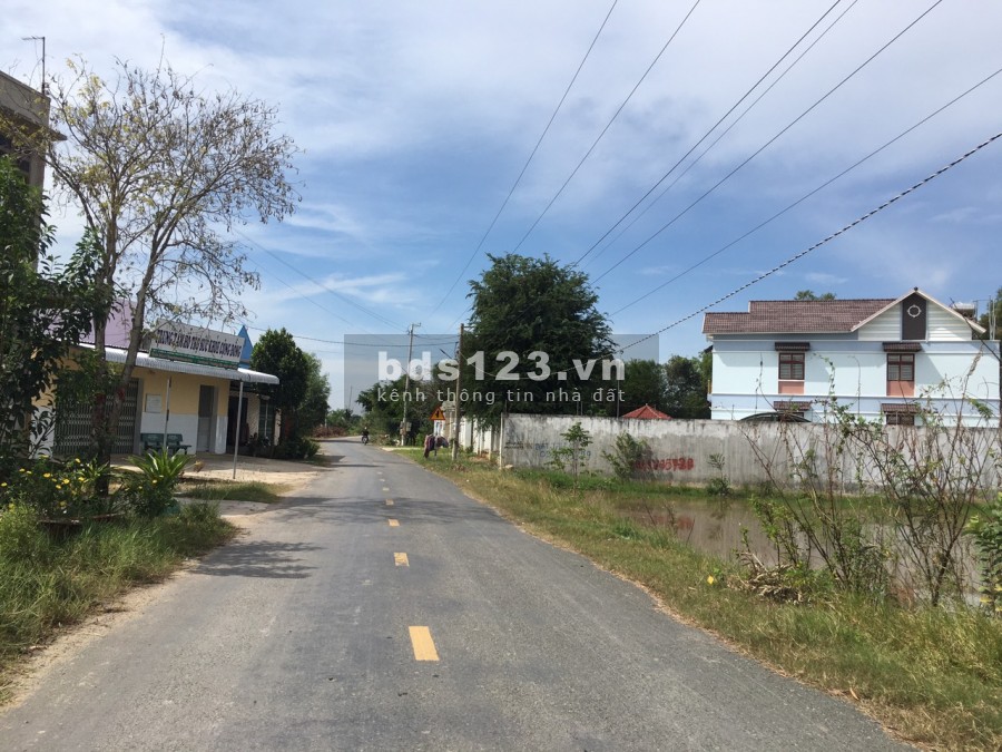 Chính chủ bán gấp đất thổ 175m2, mt đường Đập Láng Ven, giá tỷ 3 ,SHR