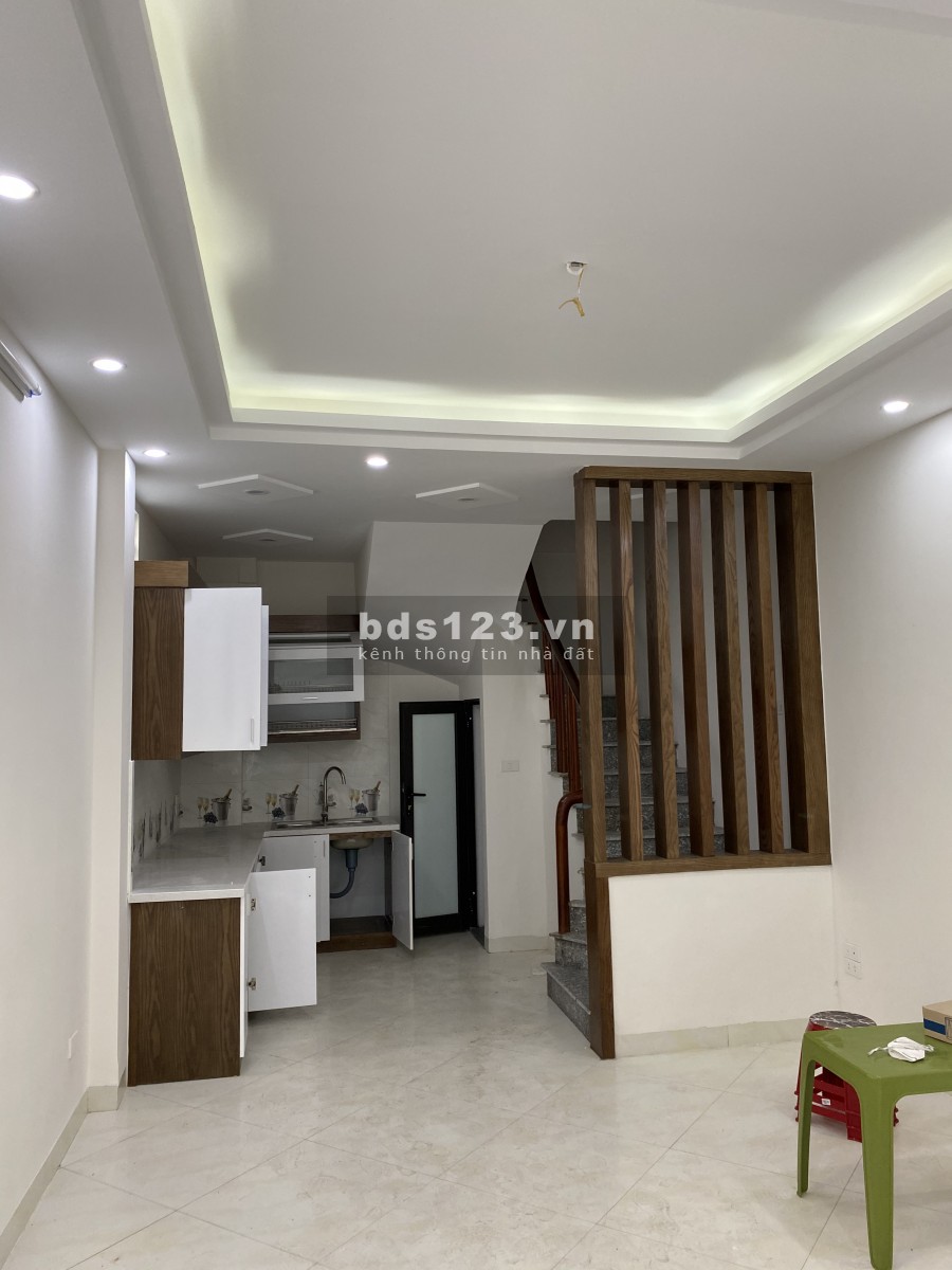 Bán nhà 30m2 xây mới 5 tầng tặng diện tích 13 m2 để xe 2,75 tỷ tại 193/192/20/5 phú diễn bắc từ liêm Hà Nội