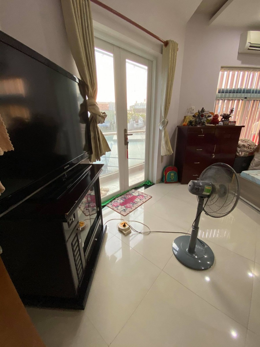 Bán Nhà Quận Tân Phú, 3 Mặt Tiền Góc, Giá Rẻ 8.35 Tỷ, Trịnh Đình Trọng