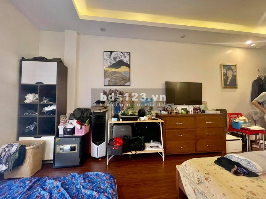 Bán nhà đường Nguyễn Tri Phương, P 8, Q 10, HXT 8m, chỉ 6 tỷ 2. LH: 0972010495