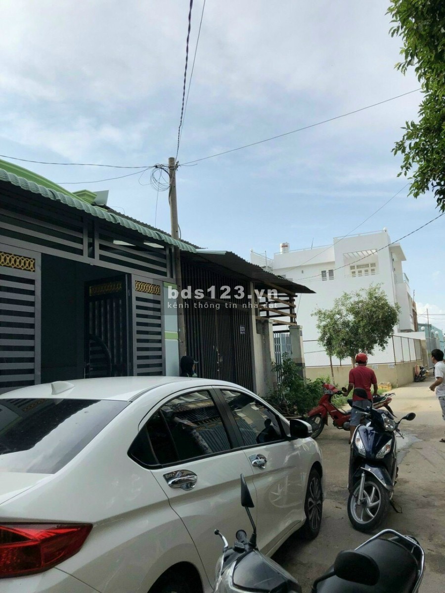 Bán nhà gần chợ, UBND, nhà VHLĐ, P.Hiệp Thành, Quận 12, 60m2, giá RẺ