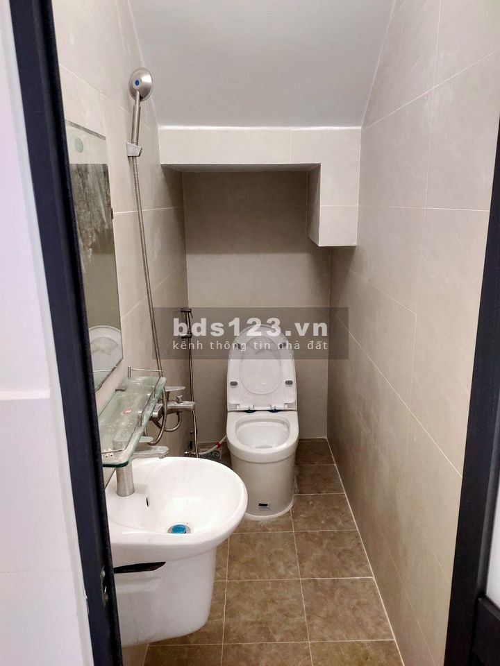 Bán nhà Hai Bà Trưng Quận 1 25m2 2 tầng giá chỉ 1.85 tỷ.