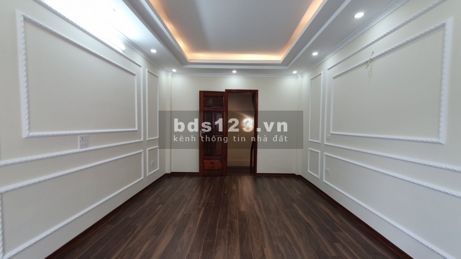 Cần bán nhanh nhà 34m2, 5 tầng, 6 pn, ngõ ô tô thông, kinh doanh tốt, tại Định Công Thượng