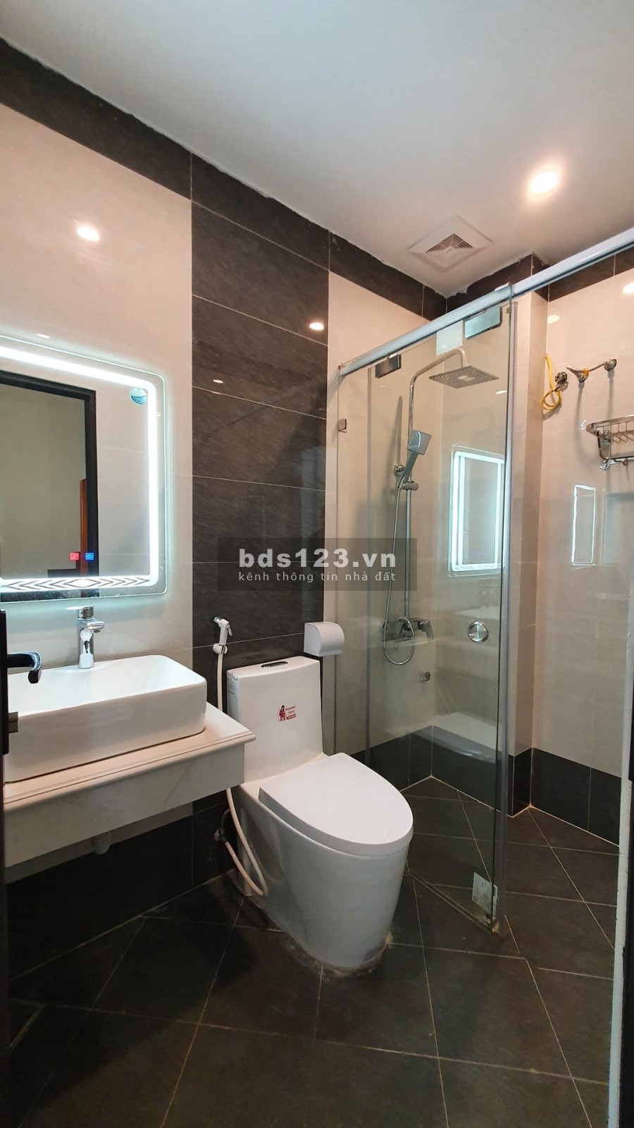 Cần bán nhanh nhà 34m2, 5 tầng, 6 pn, ngõ ô tô thông, kinh doanh tốt, tại Định Công Thượng