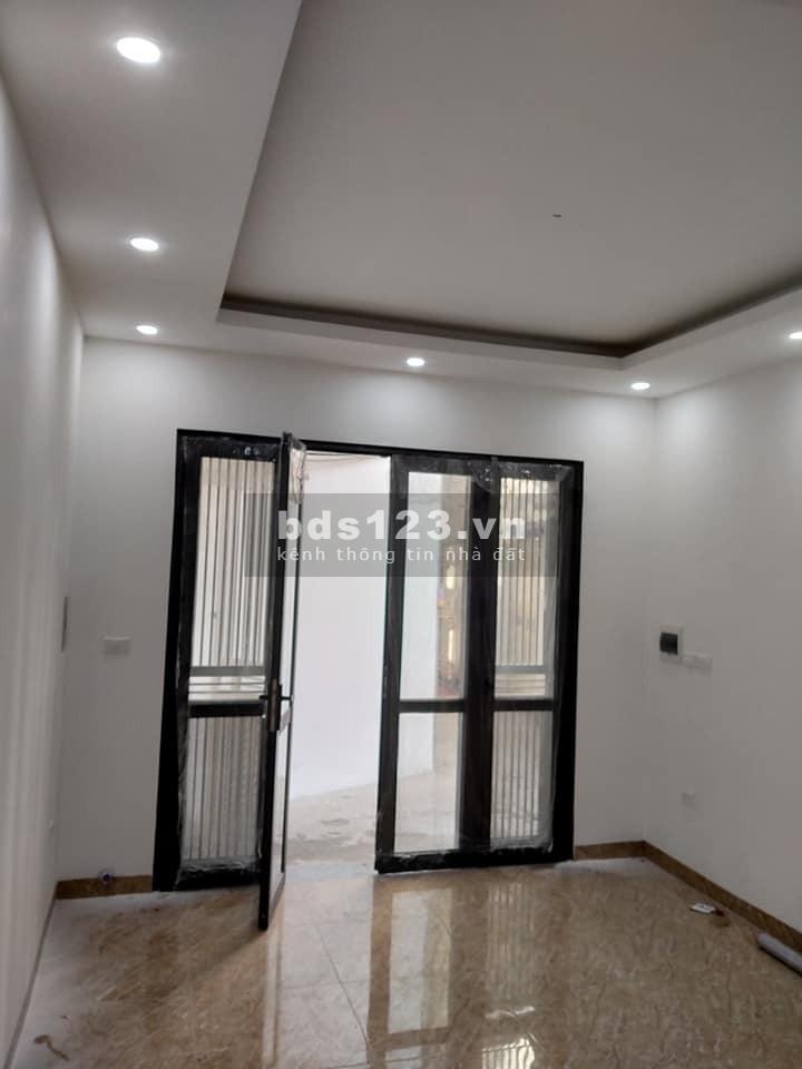 NHÀ SIÊU MỚI VUÔNG ĐẸP 41M2 5TẦNG GẦN PHỐ CHỈ 2.85 TỶ (có thương lượng)