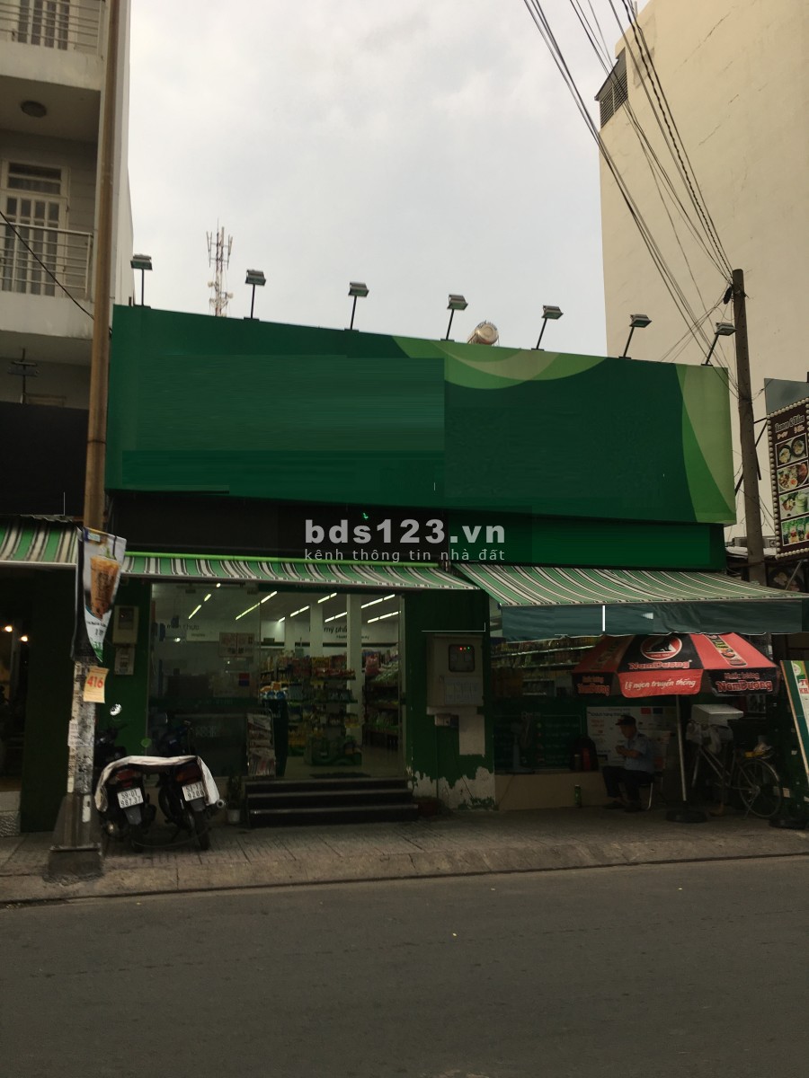 Mặt tiền trống suốt Đường Nơ Trang Long. DT: 8.8 x 14
