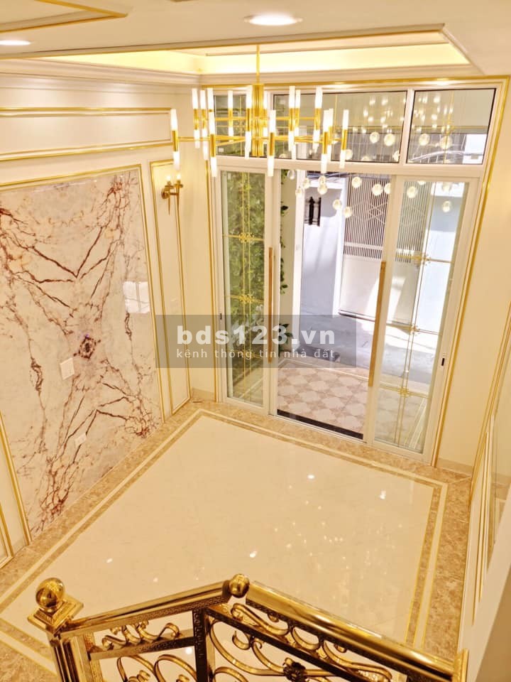 Bán Nhà Trung Tâm KIm Mã, Ba Đình, 3m ra phố, 50m2x5Tầng Giá 4tỷ9, Dọn về ở luôn.