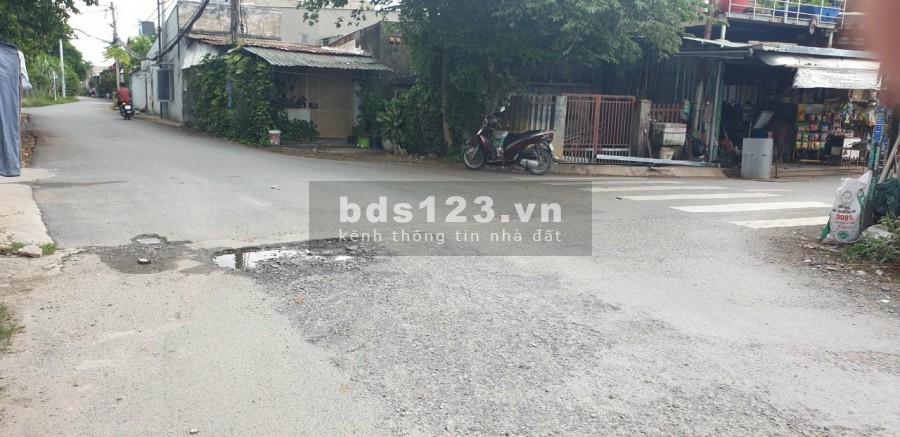 Bán nhà 2MT DT 210m2 Tân Thới Nhì Hóc Môn Giá 4 Tỷ
