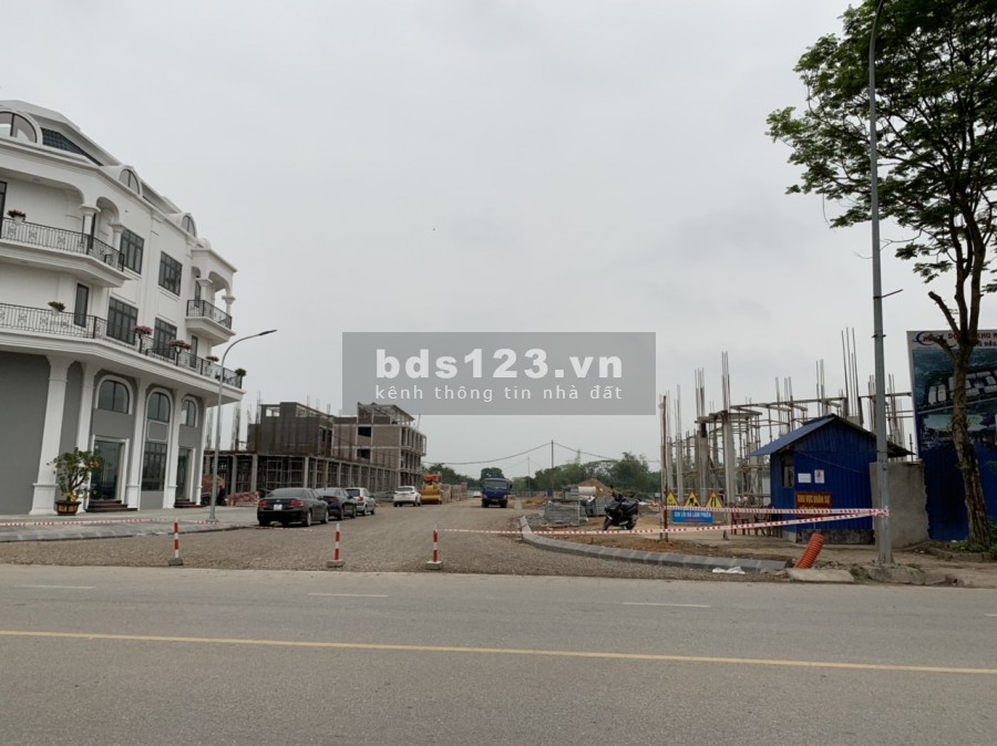 CẦN BÁN NHANH CĂN SHOP DỰ ÁN 319 UY NỖ ĐÔNG ANH DT 72M ĐỐI DIỆN 4 TÒA CHUNG CƯ. LH 0923166768