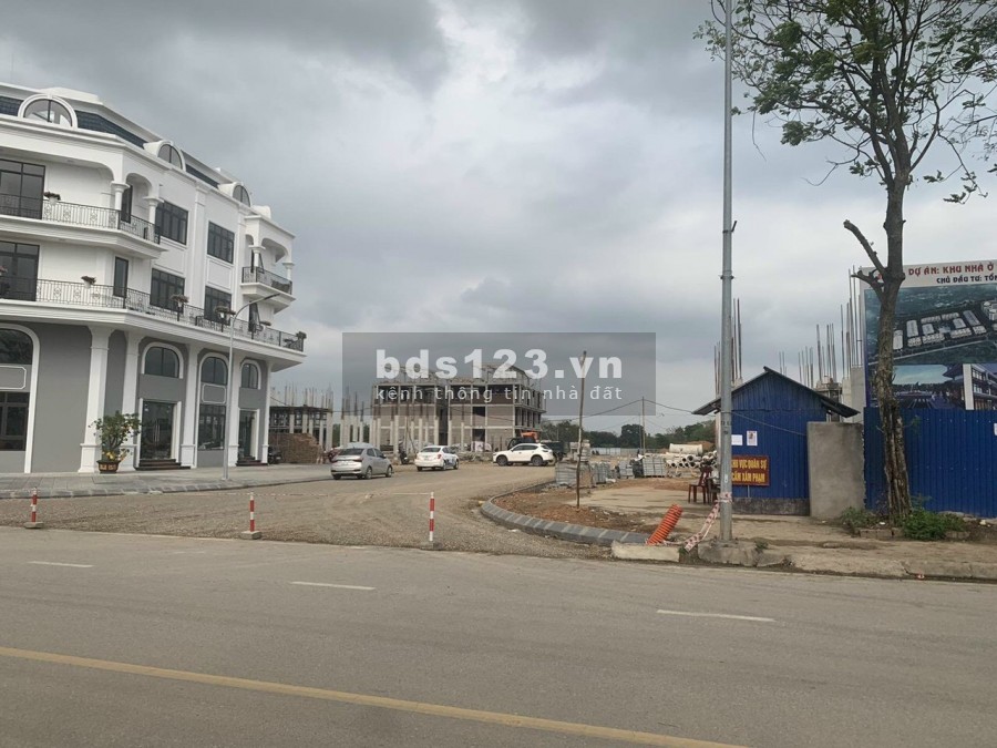 CẦN BÁN NHANH CĂN SHOP DỰ ÁN 319 UY NỖ ĐÔNG ANH DT 72M ĐỐI DIỆN 4 TÒA CHUNG CƯ. LH 0923166768