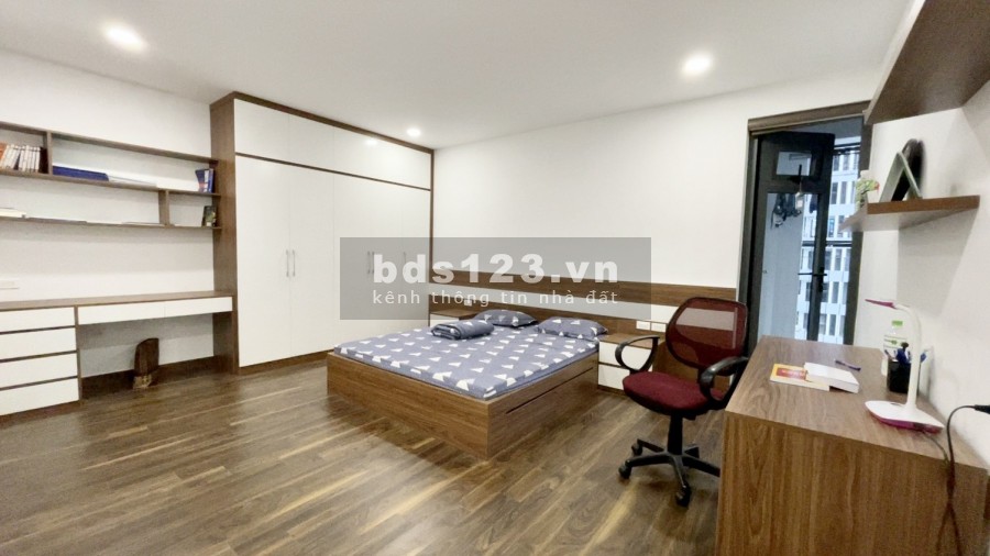 Chính chủ cần bán 4 pn, tầng 15 toàn Sapphire cc goldmark City. Dt 161m2