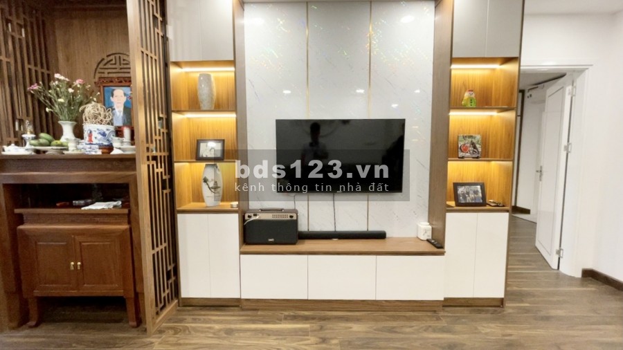 Chính chủ cần bán 4 pn, tầng 15 toàn Sapphire cc goldmark City. Dt 161m2