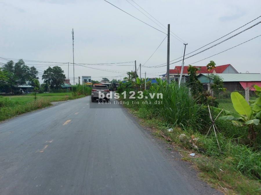 Cho thuê kho 1.000m2 giá 22tr Cách tỉnh lộ 825 tầm 100m xã Hòa Khánh Đông, Đức Hòa Long An. 0974480757